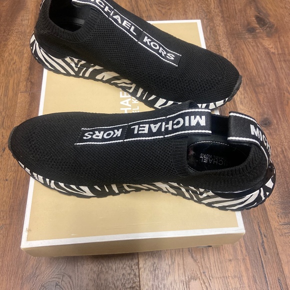 Michael Kors tennis shoe - Picture 1 of 4